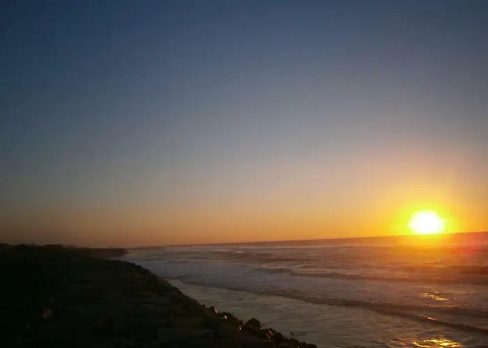 Sun, Pool And איזמוריס